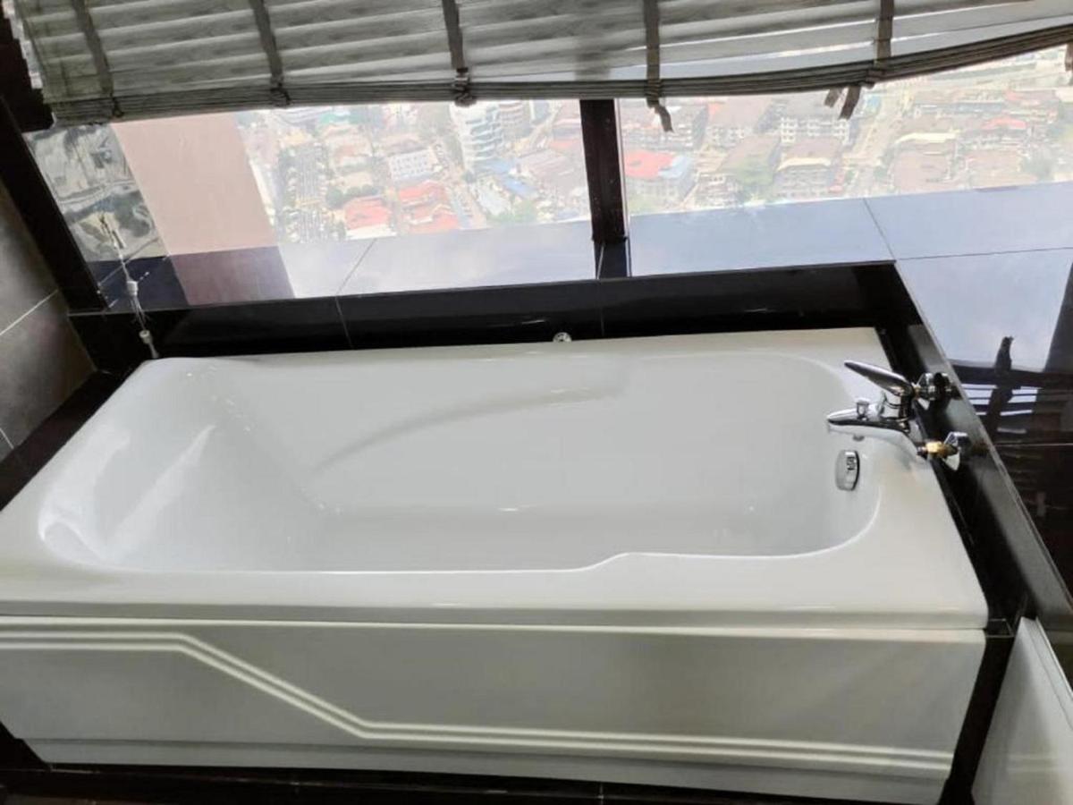 Suites At Times Square Kl Куала Лумпур Екстериор снимка