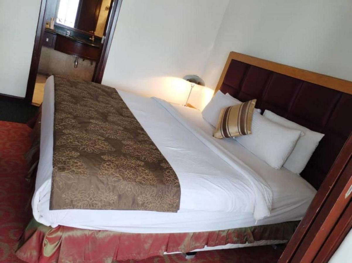 Suites At Times Square Kl Куала Лумпур Екстериор снимка