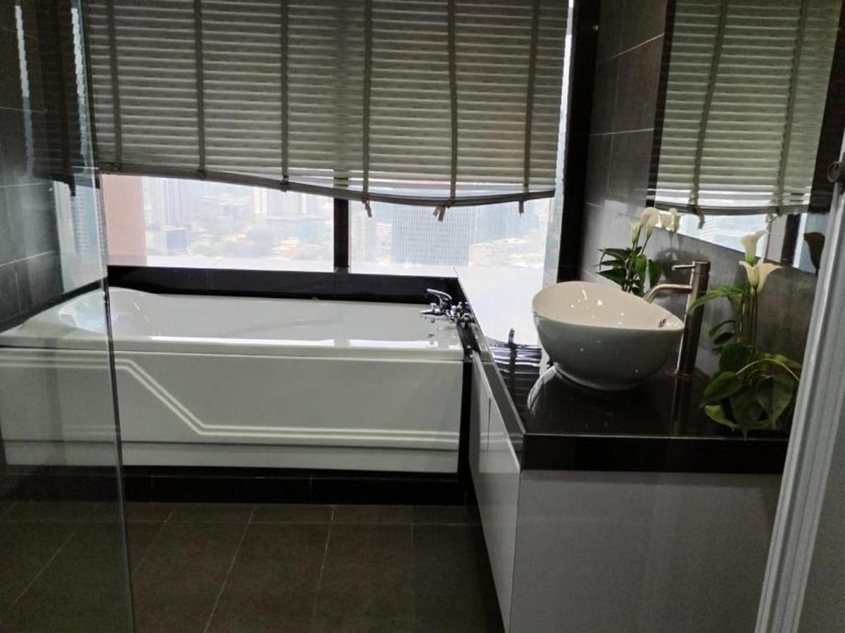 Suites At Times Square Kl Куала Лумпур Екстериор снимка